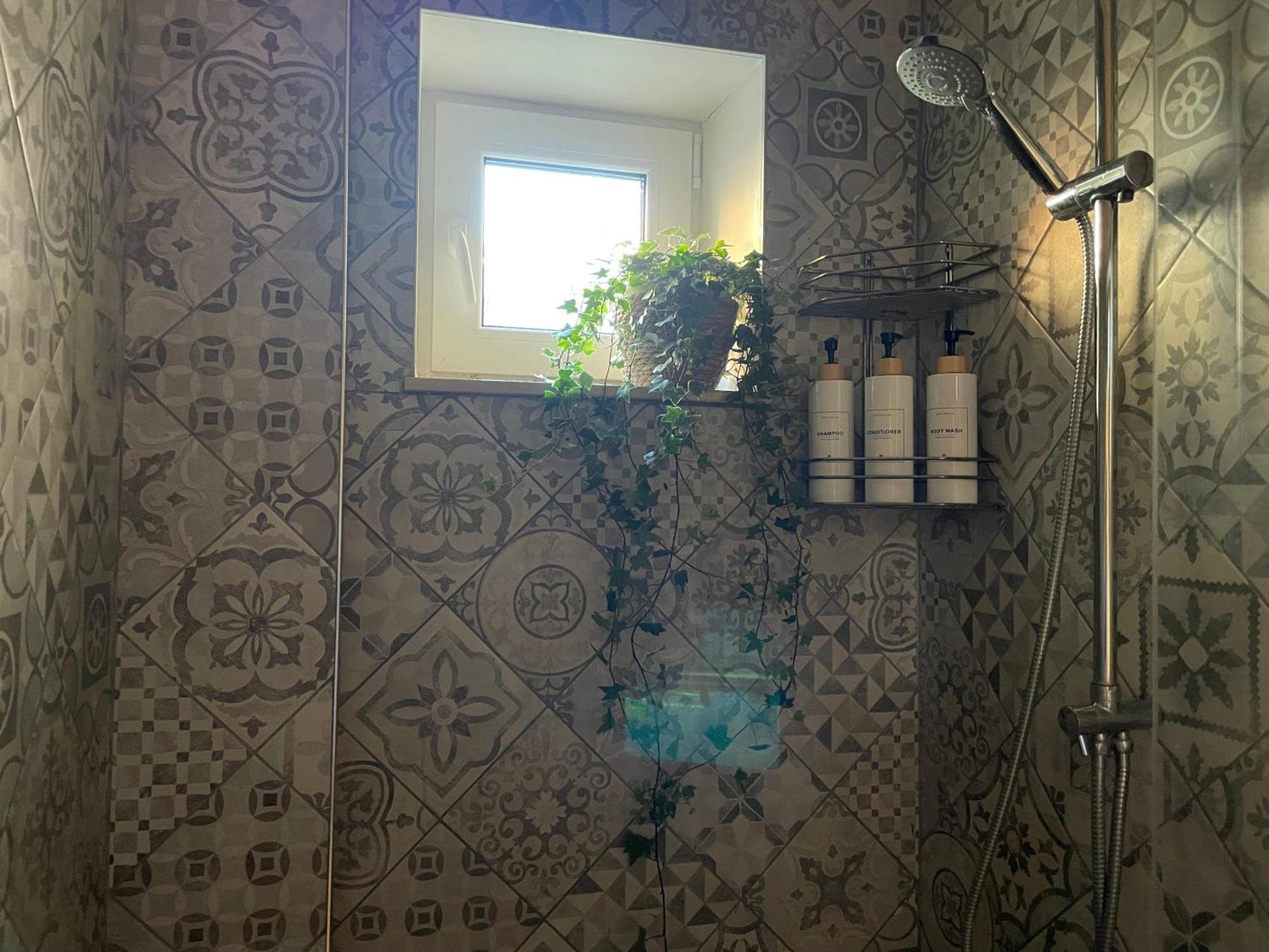 Pristine 1Br Apt In City Center W/ Patio And Parking 里加 外观 照片
